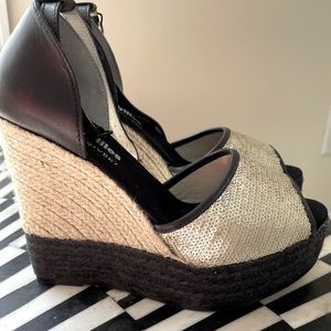 NWT Collection Privee Black & platinum espadrilles